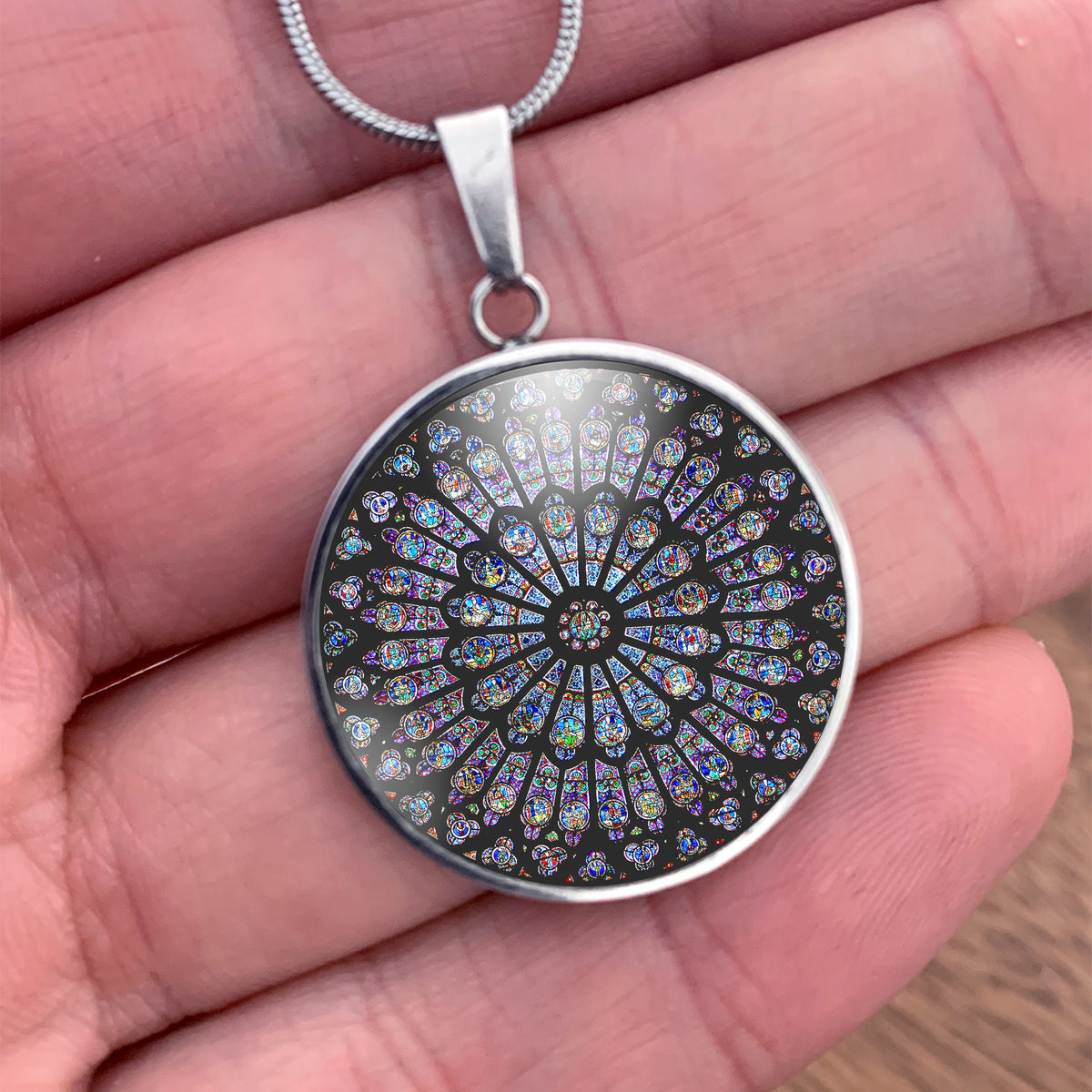 unique rosarium pendant - notre dame