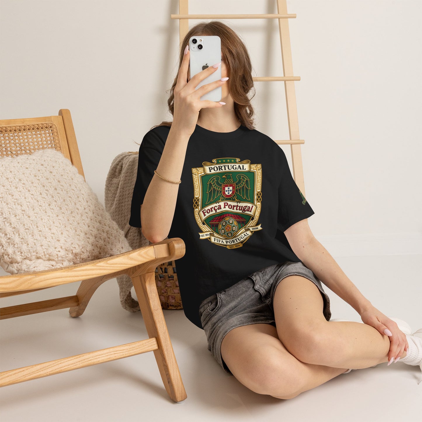 Portugal Soccer Team Fan T‑Shirt — Vintage Portugal Soccer Crest Tee