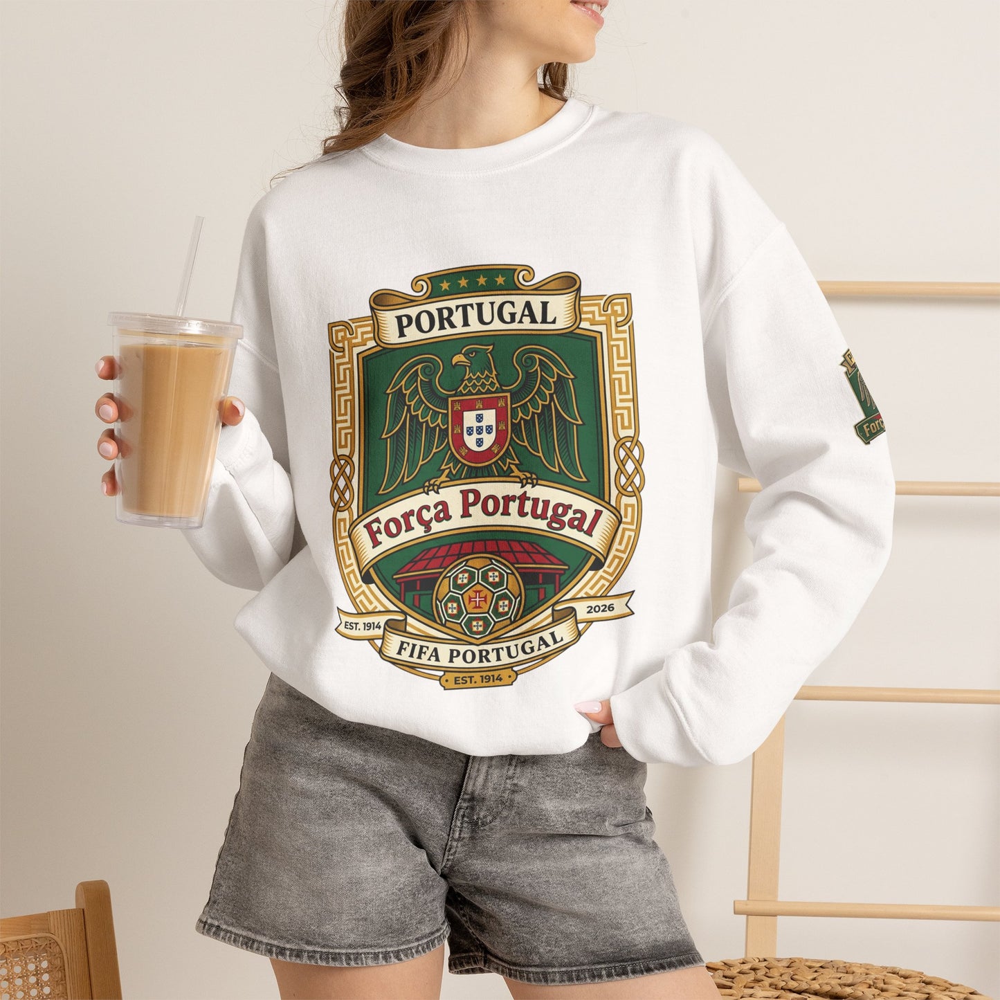 Portugal Soccer Fan Unisex Heavy Blend™ Crewneck Sweatshirt - Classic Portugal Soccer Crest Design Sweatshirt