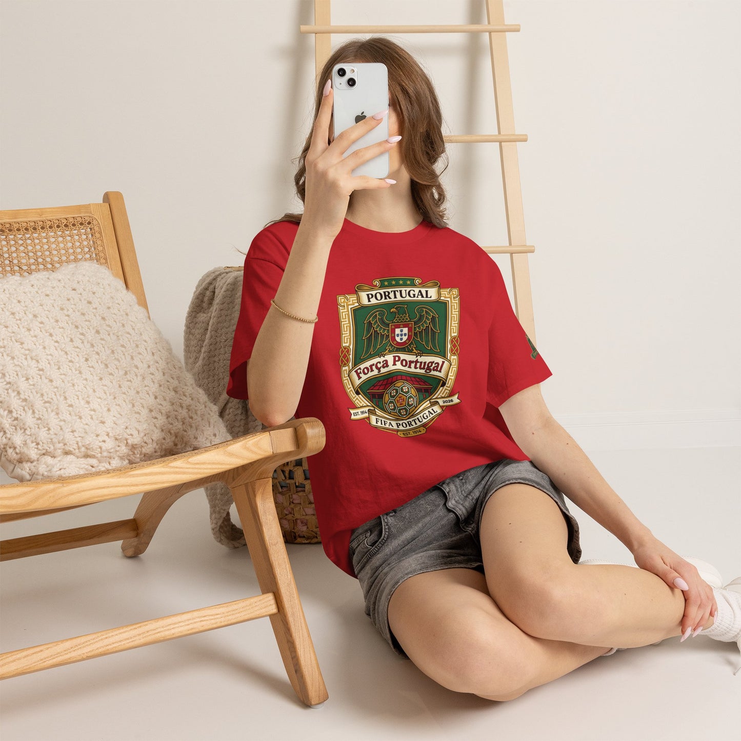 Portugal Soccer Team Fan T‑Shirt — Vintage Portugal Soccer Crest Tee