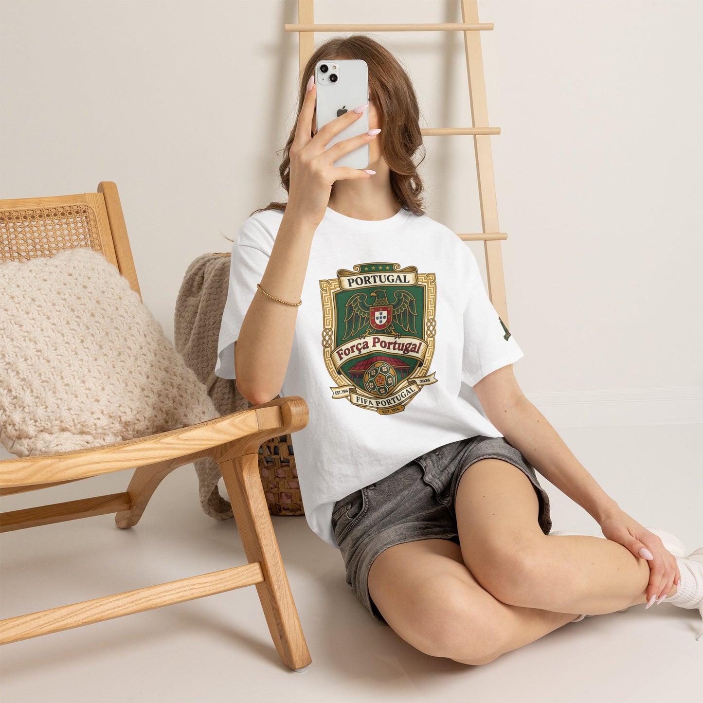 Portugal Soccer Team Fan T‑Shirt — Vintage Portugal Soccer Crest Tee
